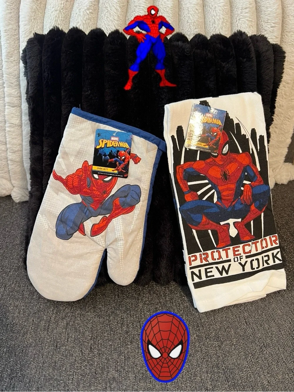 Marvel Spider-Man Oven Mitt and Towel Set - Red, Blue, White
